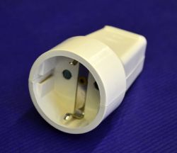 Lengődugalj 16A fehér FAM 2101