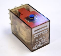 RA 660110 3 váltó DC110V Schrack