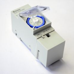 FIN.Mech.kapcs.óra 1v.ér.12018230 16A