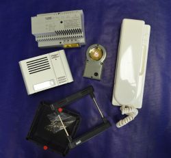 Kaputelefon 1131-301 825tip. 1lak.4vez.
